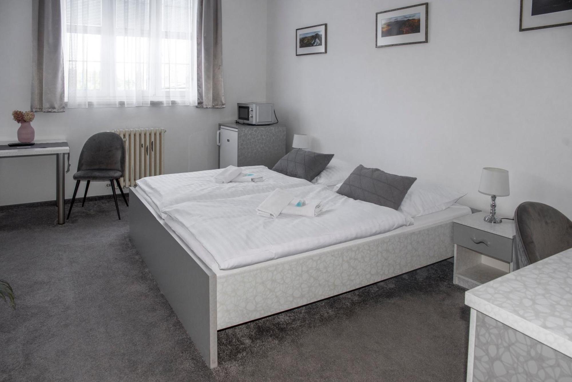 Classic Apartmany Trinec Exteriör bild