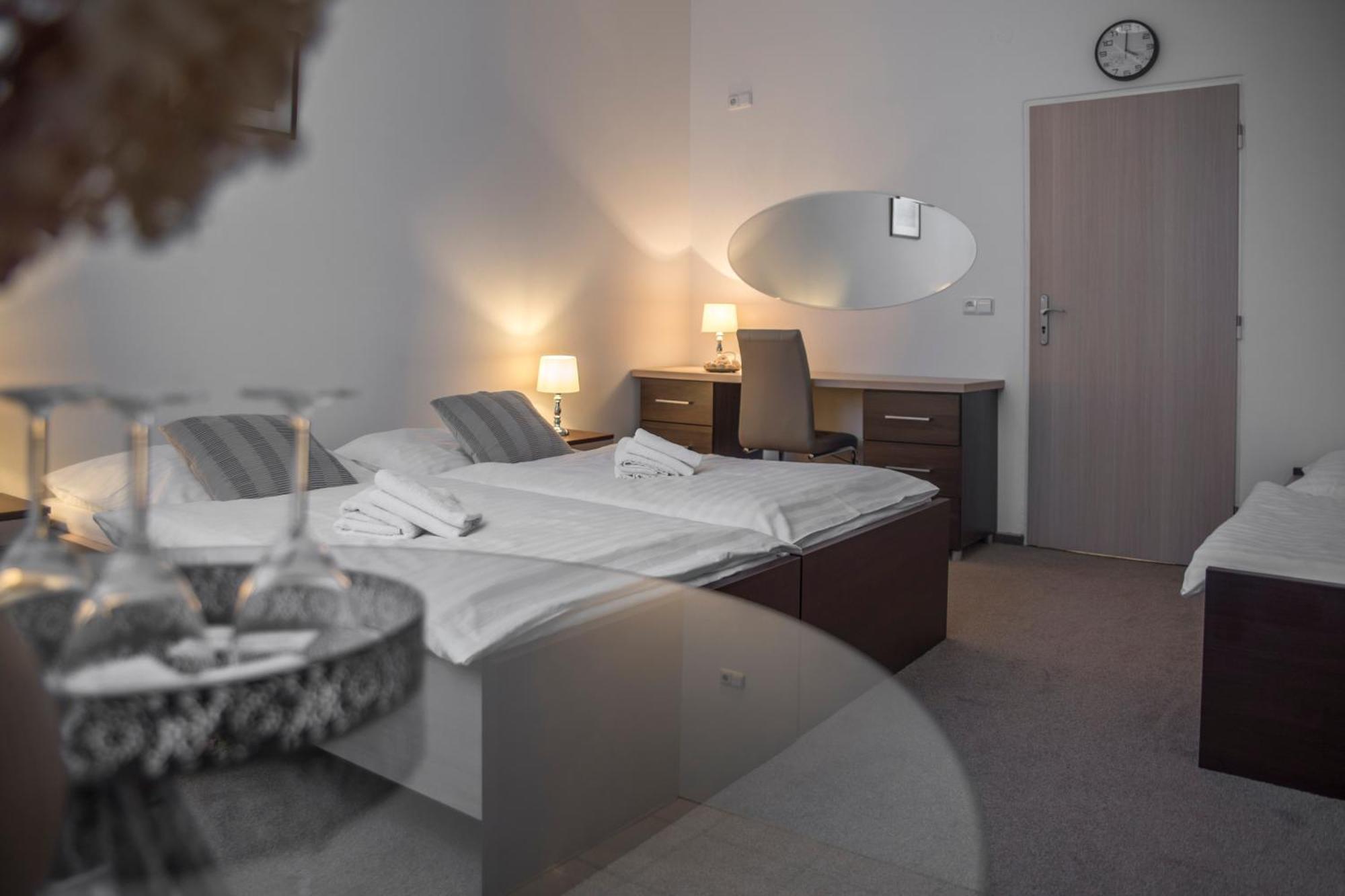 Classic Apartmany Trinec Exteriör bild