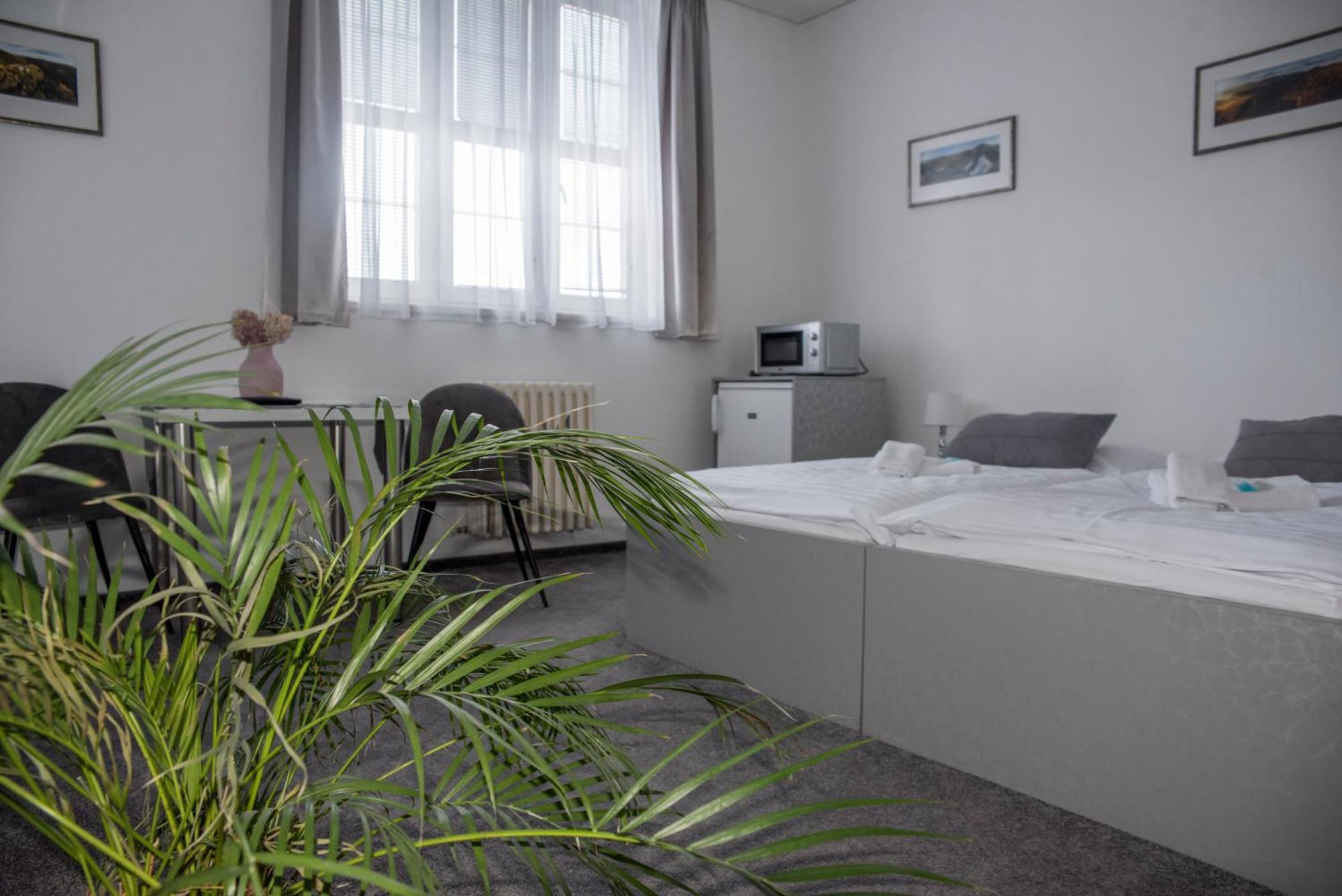 Classic Apartmany Trinec Exteriör bild